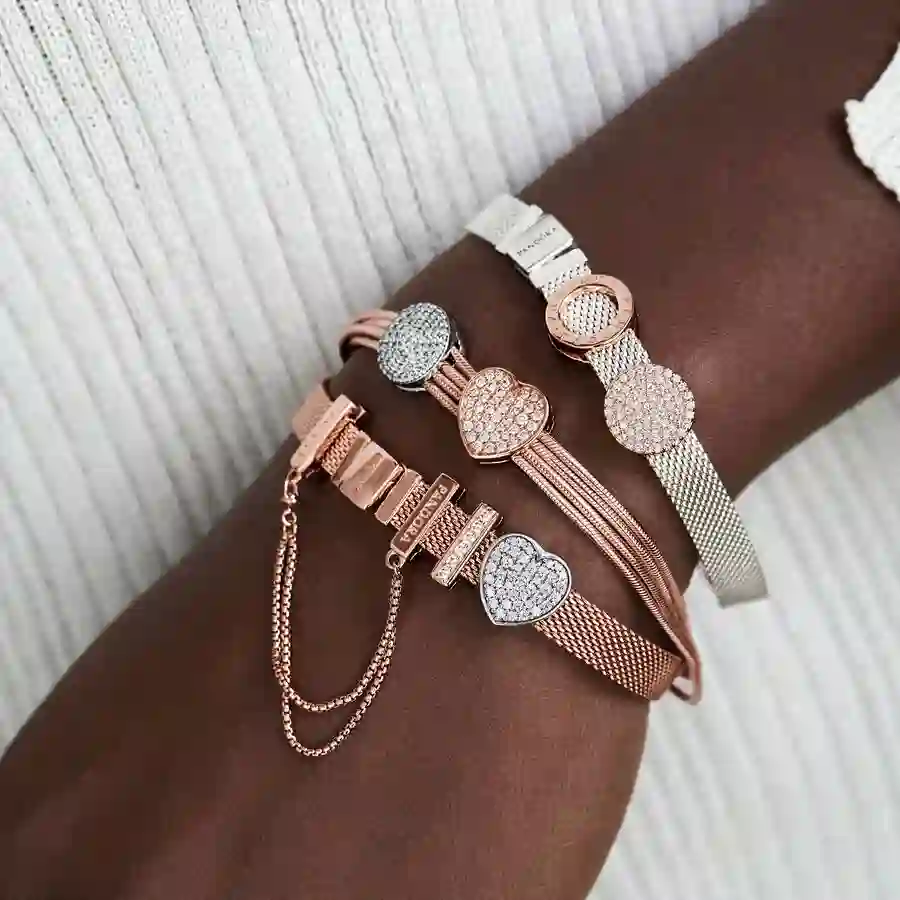 PANDORA Moments Charm / 788684C01