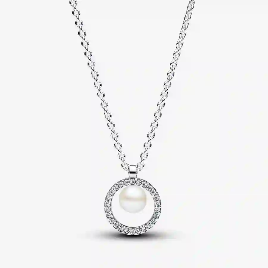 Sterling silver collier with white treated freshwa