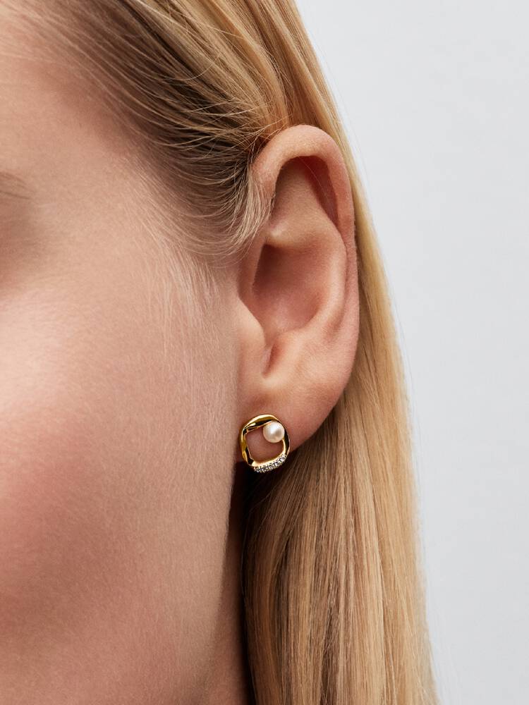 14k gold-plated stud earrings with white treated f