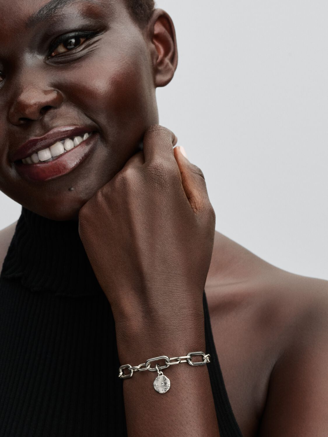 Engravable sterling silver mini medallion with cle