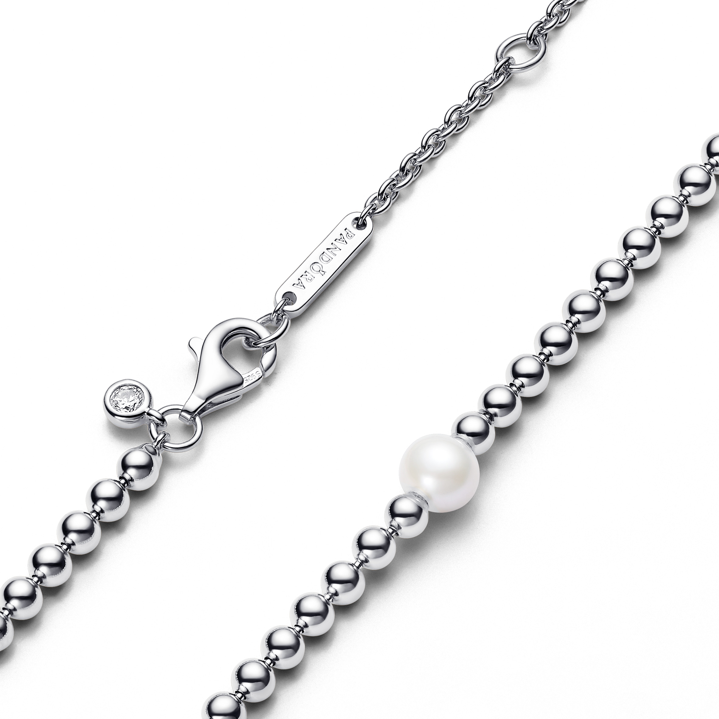 Sterling silver collier with white treated freshwa