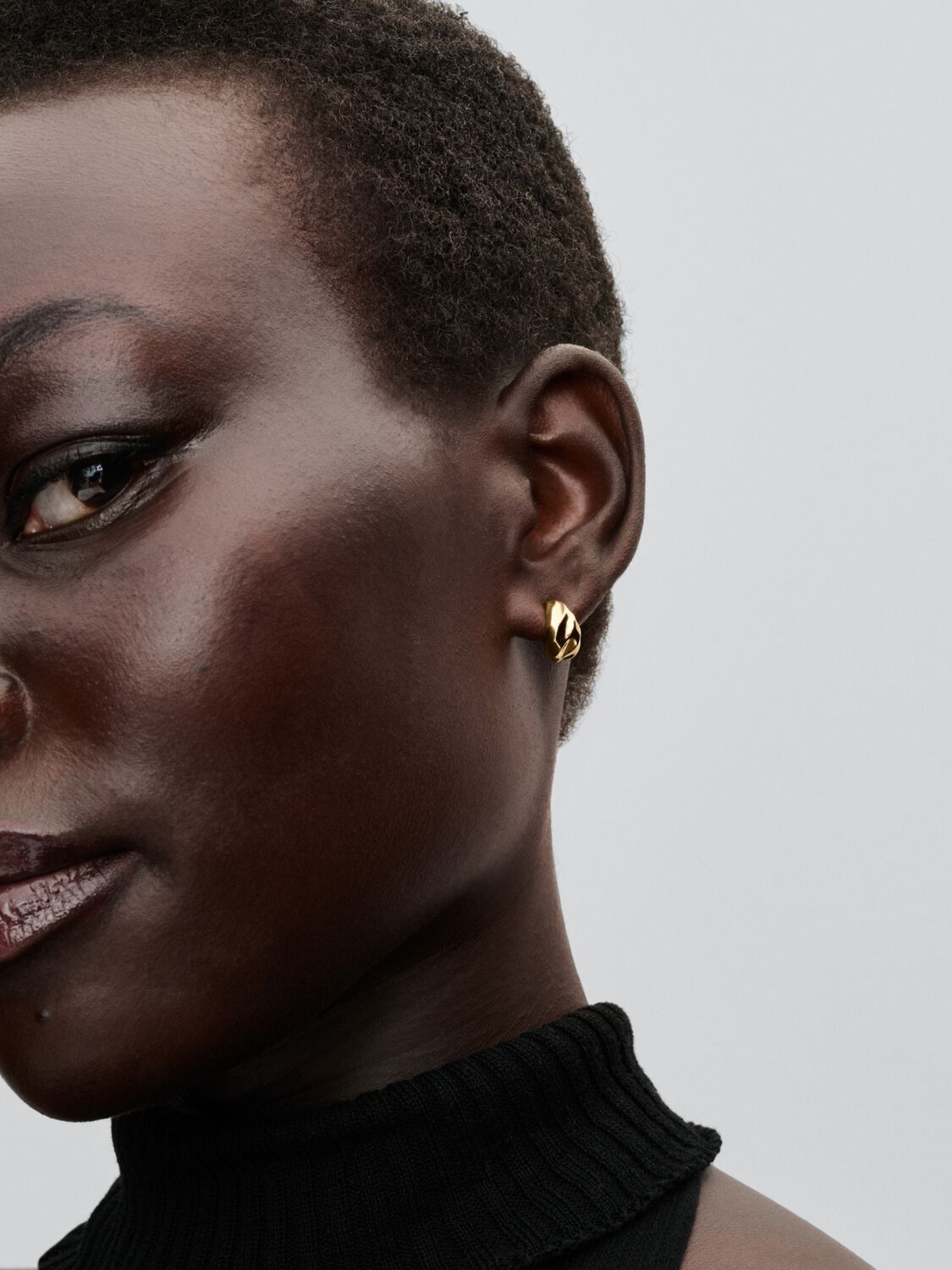 Rippled 14k gold-plated hoop earrings