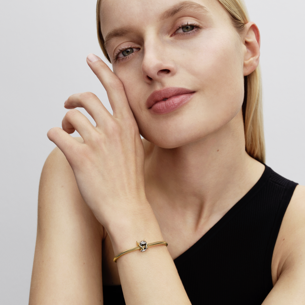 Moments x Marvel Charm / 764215C00