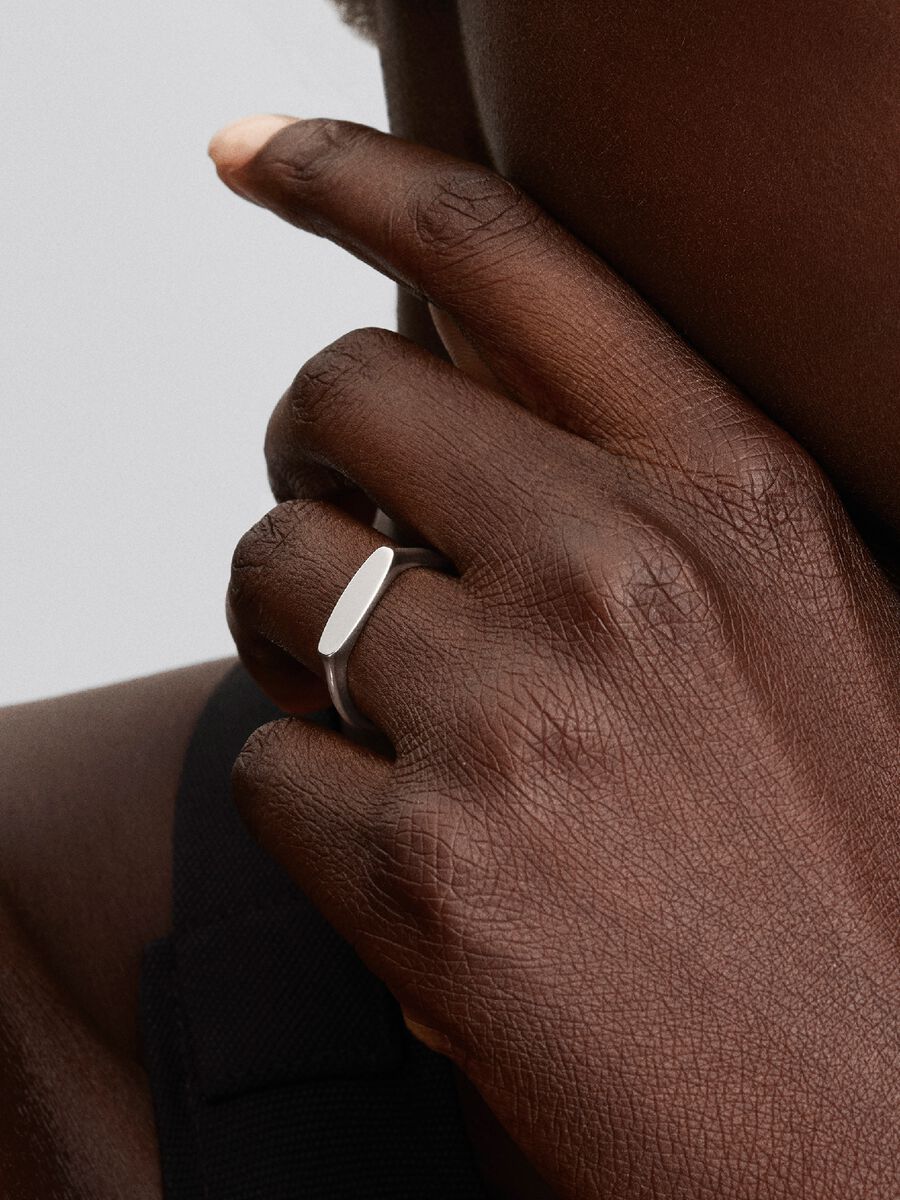 Engravable sterling silver ring