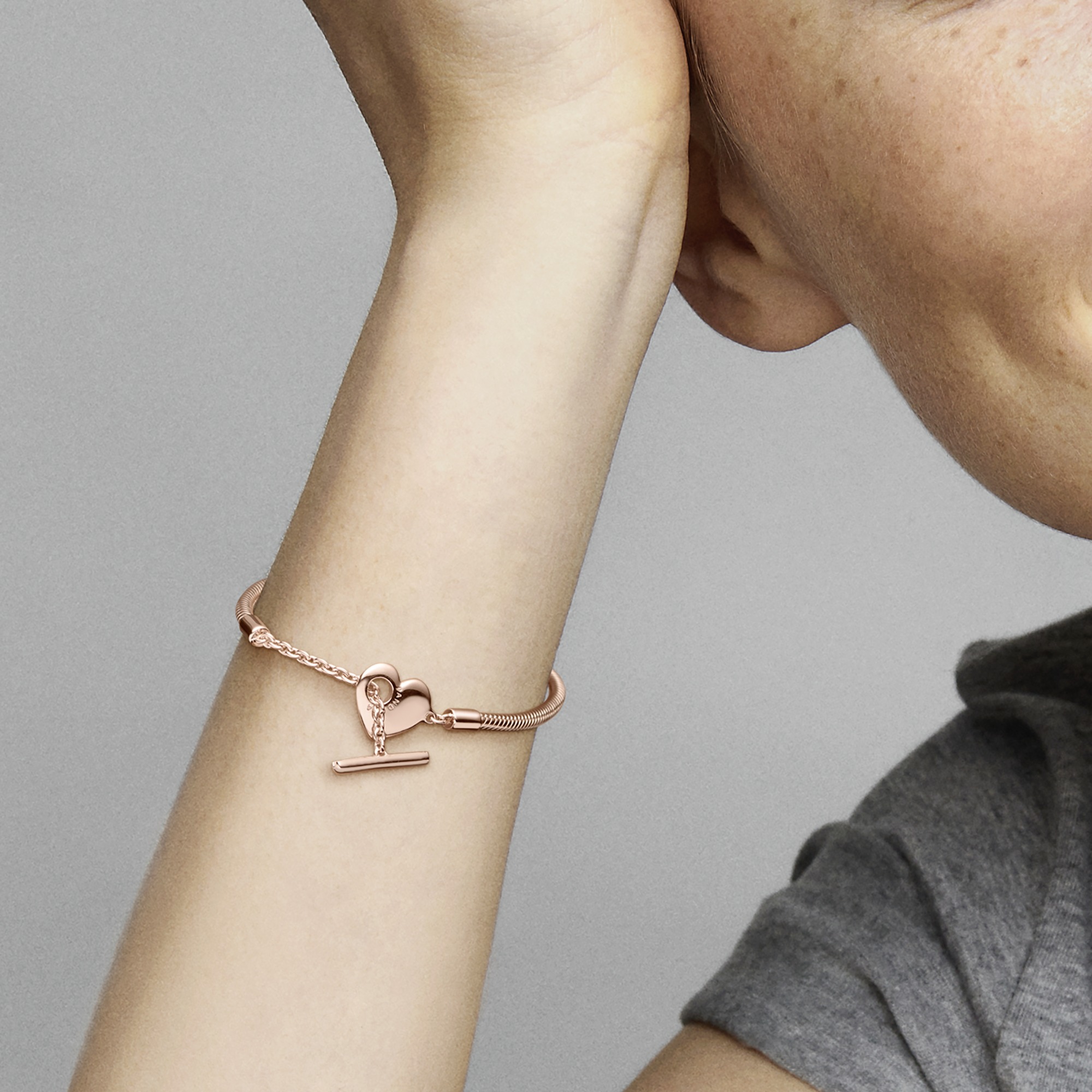Snake chain 14k rose gold-plated T-bar heart bracelet /589285C00-18
